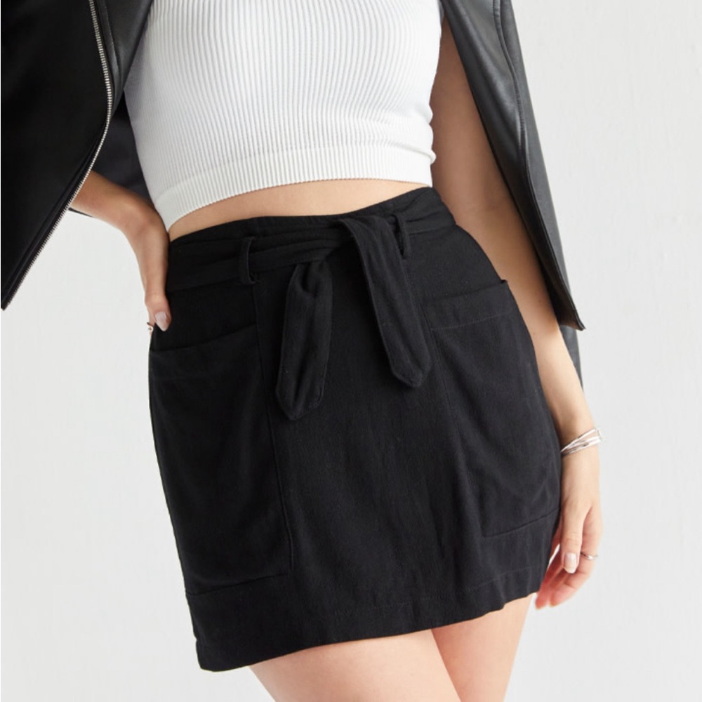 HYFVE black mini skirt with pockets - NWT